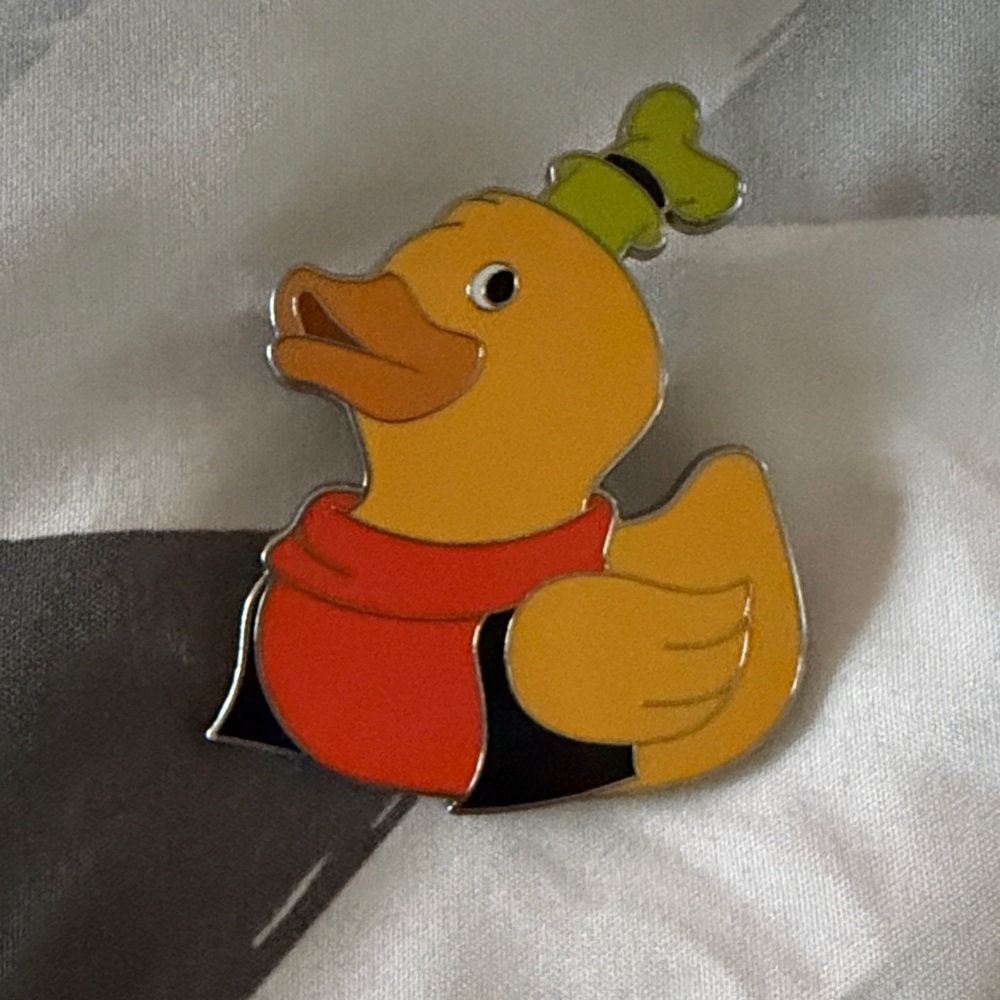 Disney goofy rubber Duck Enamel Pin